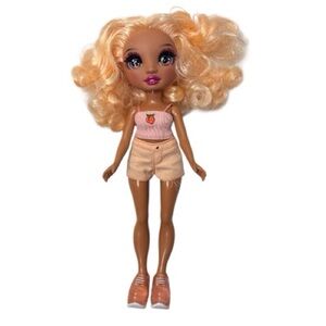 Rainbow High Series 3 Budget Georgia Bloom.